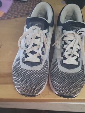 NIKE AIR MAX Grey and White Mesh Athletic Sneakers